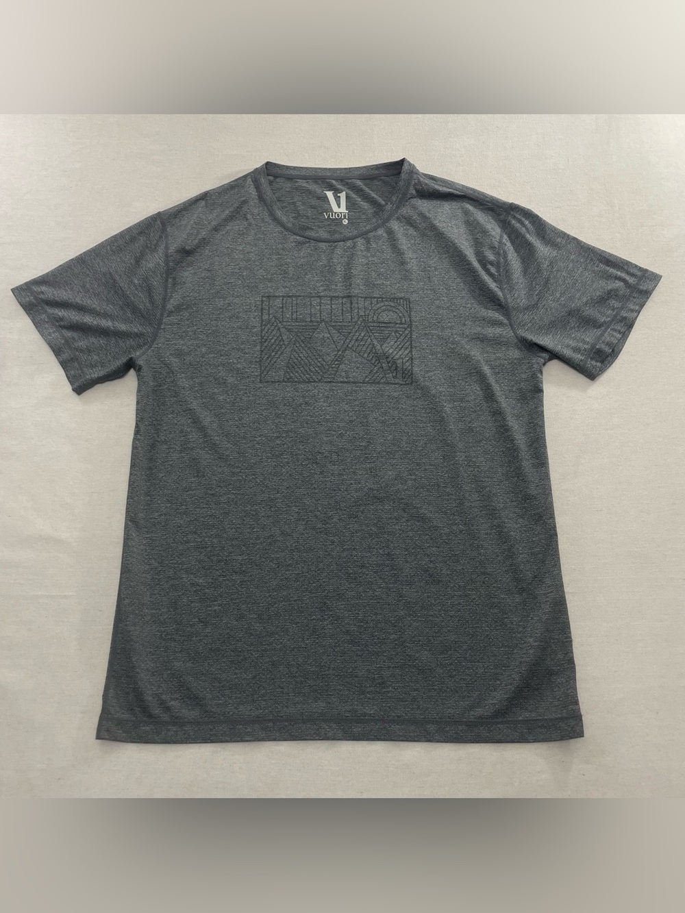 Vuori Short Sleeve Ponto Performance Shirt Size XL Heather Gray Crewneck V156